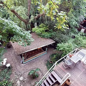 Shantee House Hostel